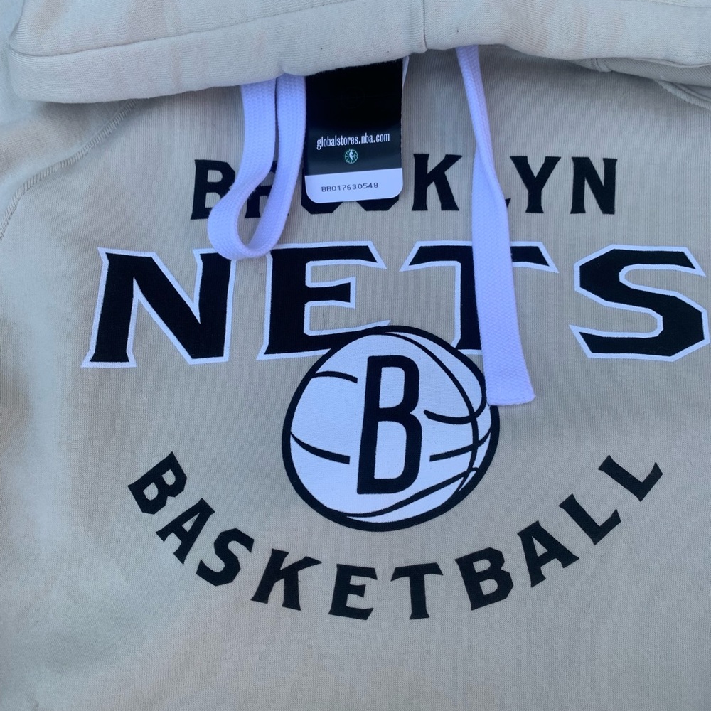 Sportiqe Nets hoodie size Medium